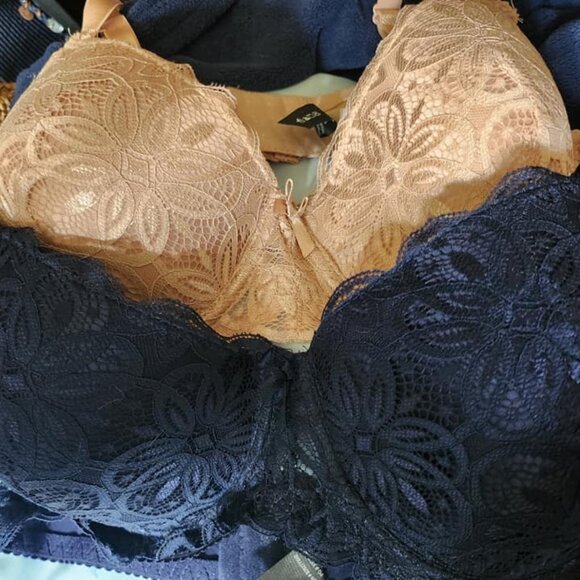 RENE ROFE SET OF 2 LIGHTLY PADDED UNDERWIRE LACE BRAS 40D ~ NWT - Picture 2 of 4